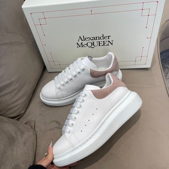 Women's sneakers - Picture 6 of 9